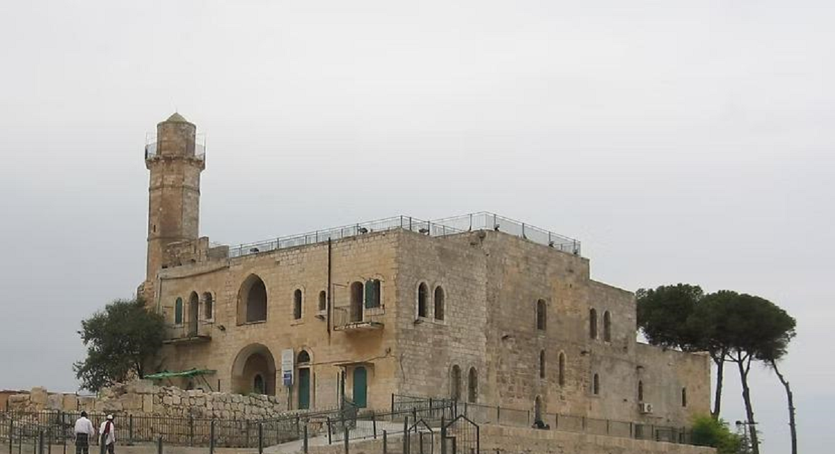 "الإسلامية المسيحية" تحذر من مخطط إسرائيلي لتحويل مسجد النبي صموئيل التاريخي الى كنيس يهودي